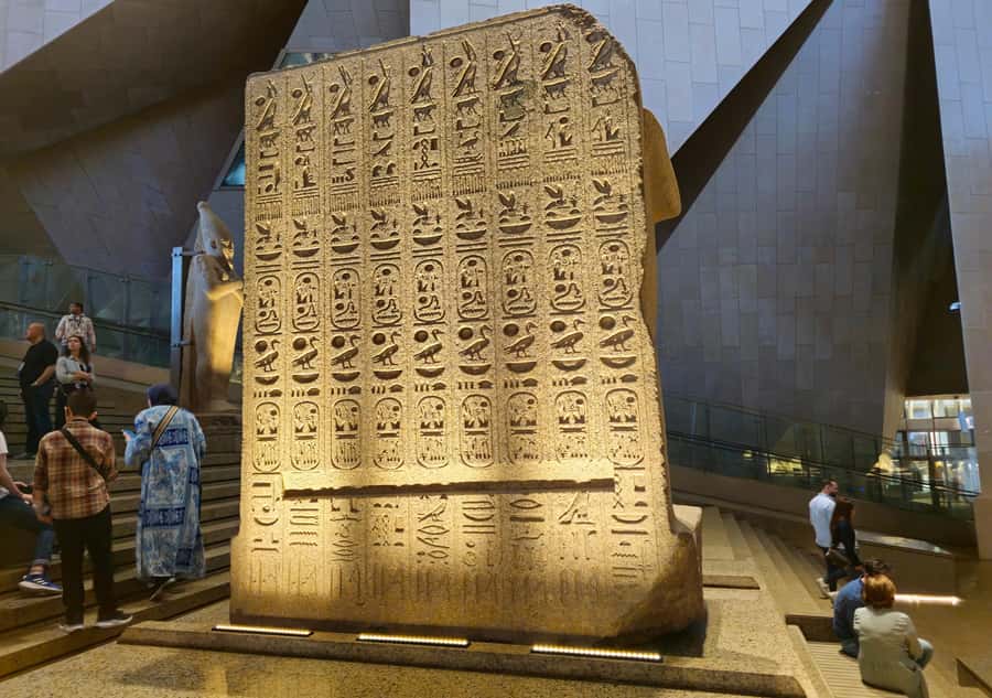 Hurghada: Grand Egyptian Museum, Pyramids & Sphinx Day Tour - The guides make the packed schedule work