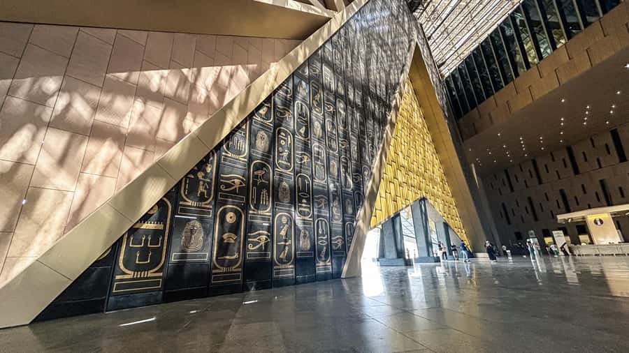 Hurghada: Grand Egyptian Museum, Pyramids & Sphinx Day Tour - A 2 AM start and a long road to Giza