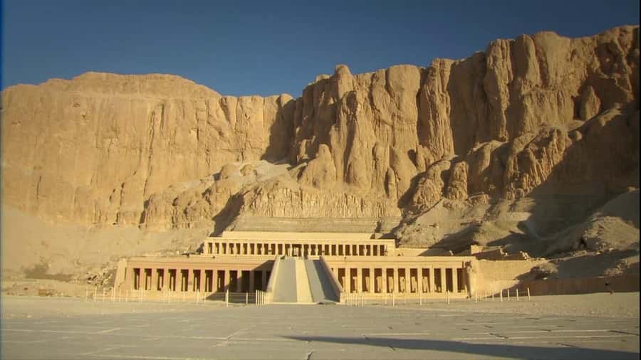 Hurghada: Luxor Highlights & King Tut Tomb Tour with Lunch - Karnak Temple and the Theban Triad