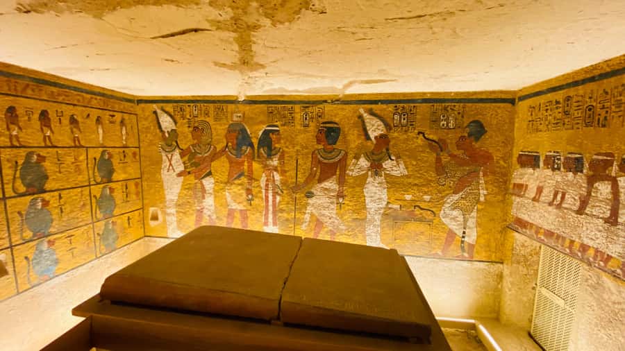 Hurghada: Luxor Tour with Valley of Kings, Karnak & Tut Tomb - The Colossi of Memnon and Amenhotep III