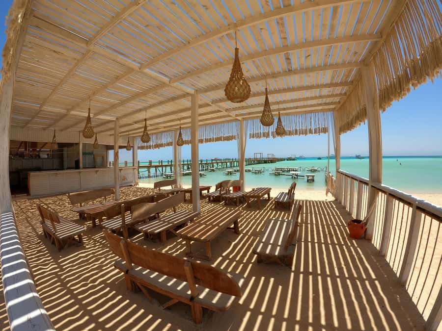 Hurghada: Luxury Cruise Trip to Orange Bay with Lunch - What the day feels like in practice