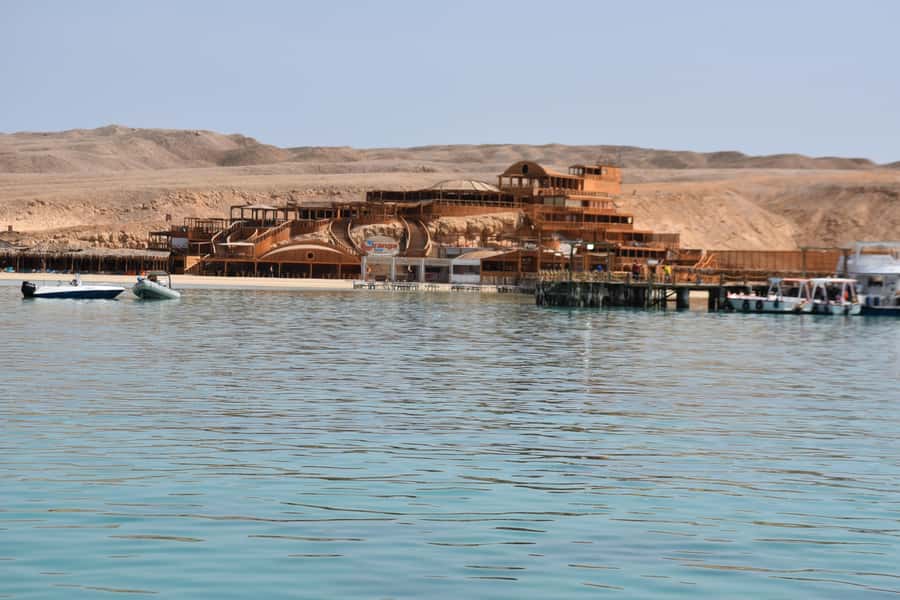 Hurghada: Luxury Giftun island w/snorkeling/lunch & Massage - Massage on the upper deck