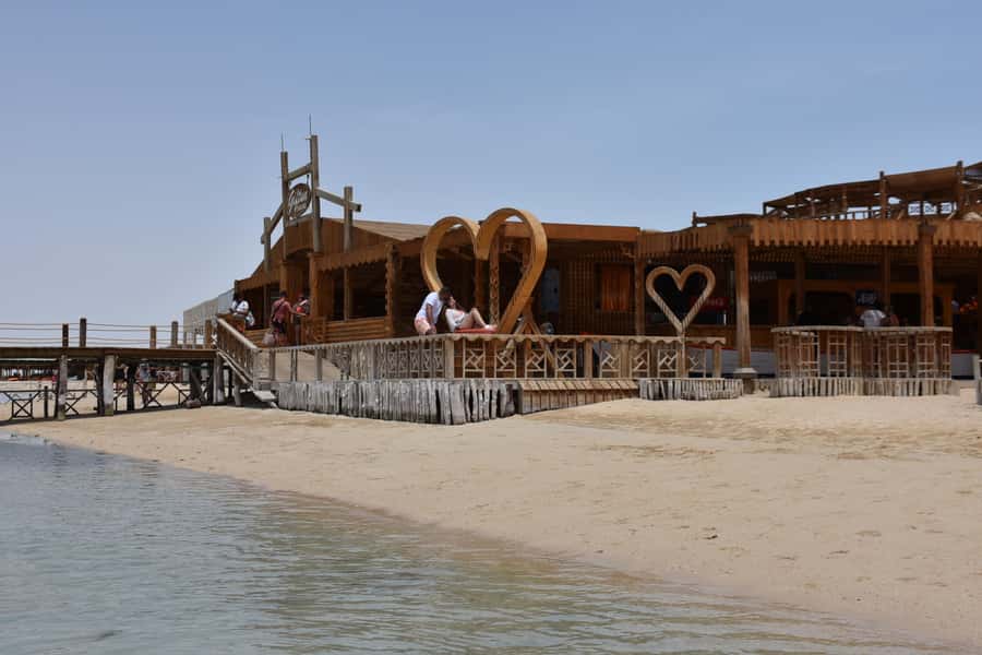 Hurghada: Luxury Giftun island w/snorkeling/lunch & Massage - Swimming, banana boat fun, and the trip home