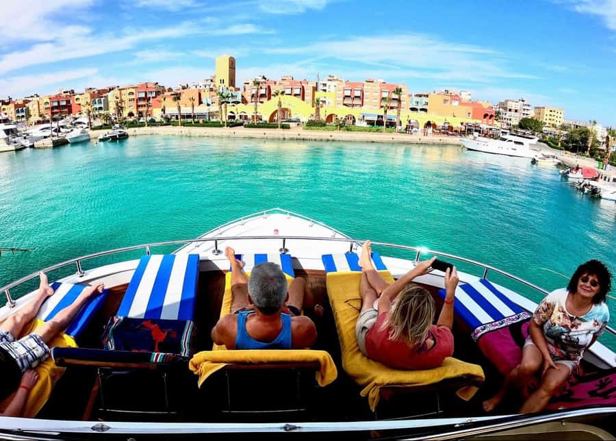 Hurghada: Luxury Orange Bay Cruise with Lunch and Pickup - Buffet lunch and service on board