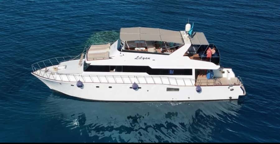 Hurghada: Luxury Yacht Trip with Personal Crew and Chef - A chef-prepared lunch that adds real value