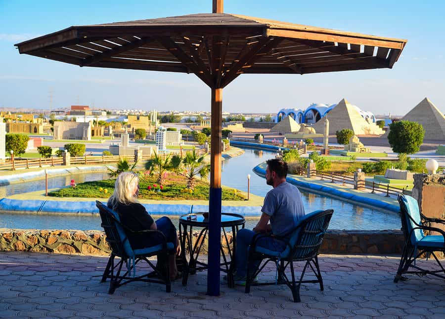 Hurghada: Mini Egypt Park Entry Ticket, Tour, and Transfers - Why the guide makes a difference
