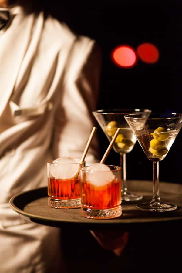 Hurghada: Naz Cabaret ticket with beverages - Timing: allow room for a late start