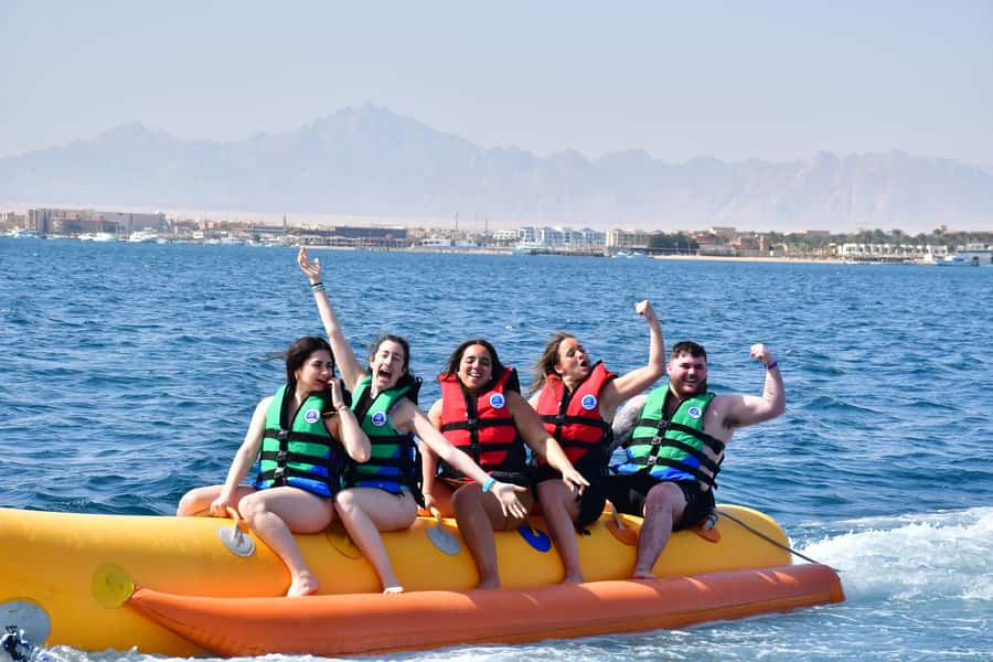 Hurghada: Orange Bay Island with breakfast, lunch & watersports - Breakfast on board and the rhythm of the day
