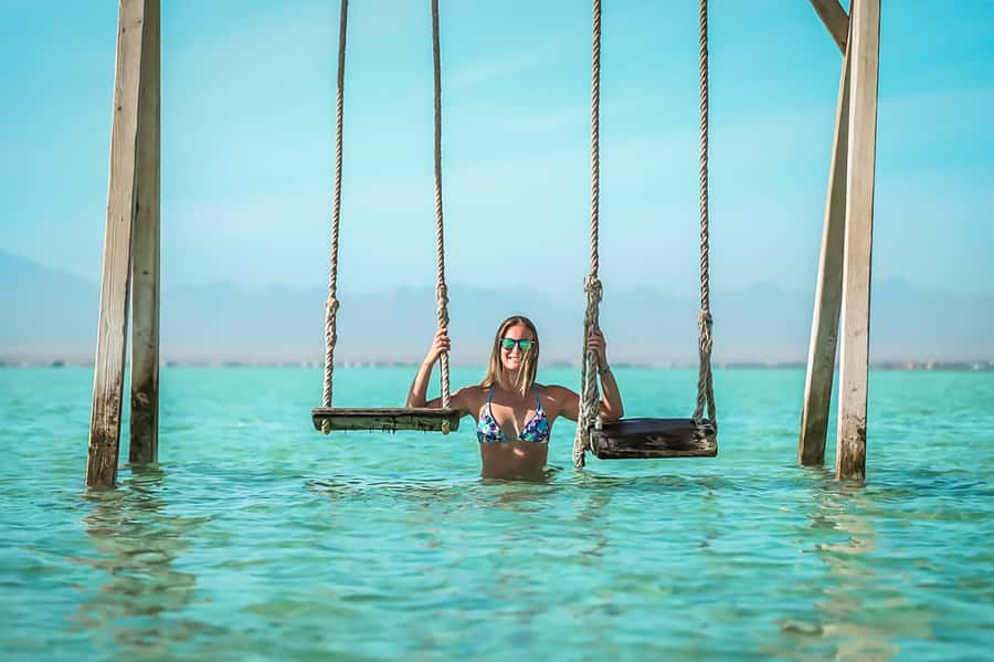 Hurghada: Orange Bay & Magawish Island Speedboat with Lunch - What the crew does well