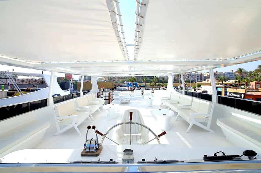 Hurghada: Orange & Giftun Island Cruise with Massage & Lunch - Orange Bay gives you a beach break