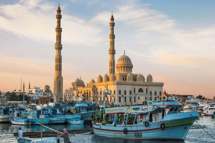 Hurghada: Private Guide City Tour & Shopping Stop - A quick way to see Hurghada beyond the resorts