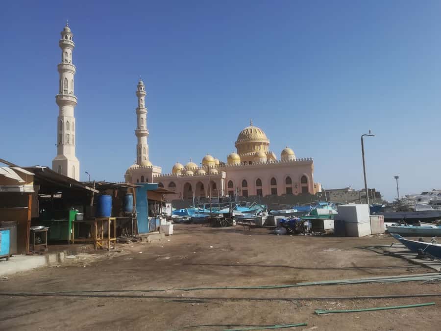 Hurghada: Private Guide City Tour & Shopping Stop - Old Hurghada, local streets, and the original character of the city