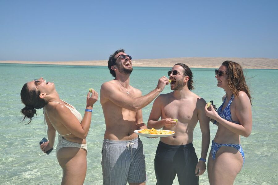 Hurghada: Private Speedboat Adventure with Snacks & Pick-up - Food, drinks, and the parasailing add-on