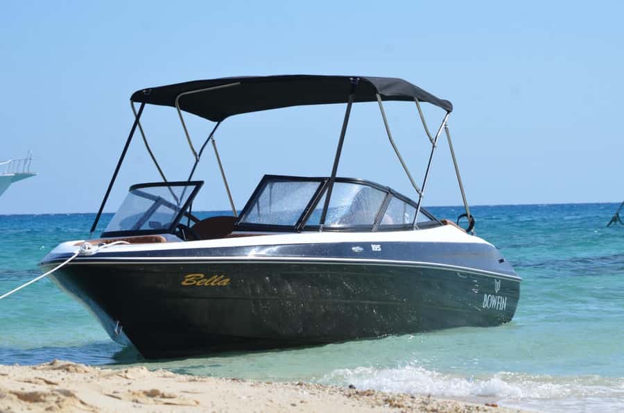 Hurghada: Private Speedboat to Magawish Island - Magawish Island: sand, water, and open time