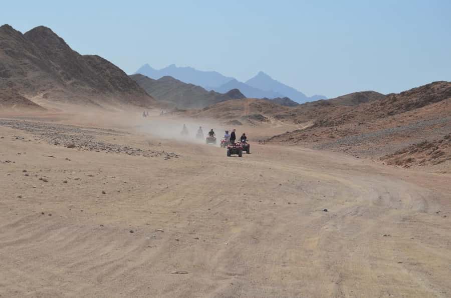 Hurghada: Red Sea Desert Quad Biking Tour & Sand Mountain - Climbing the sand mountain