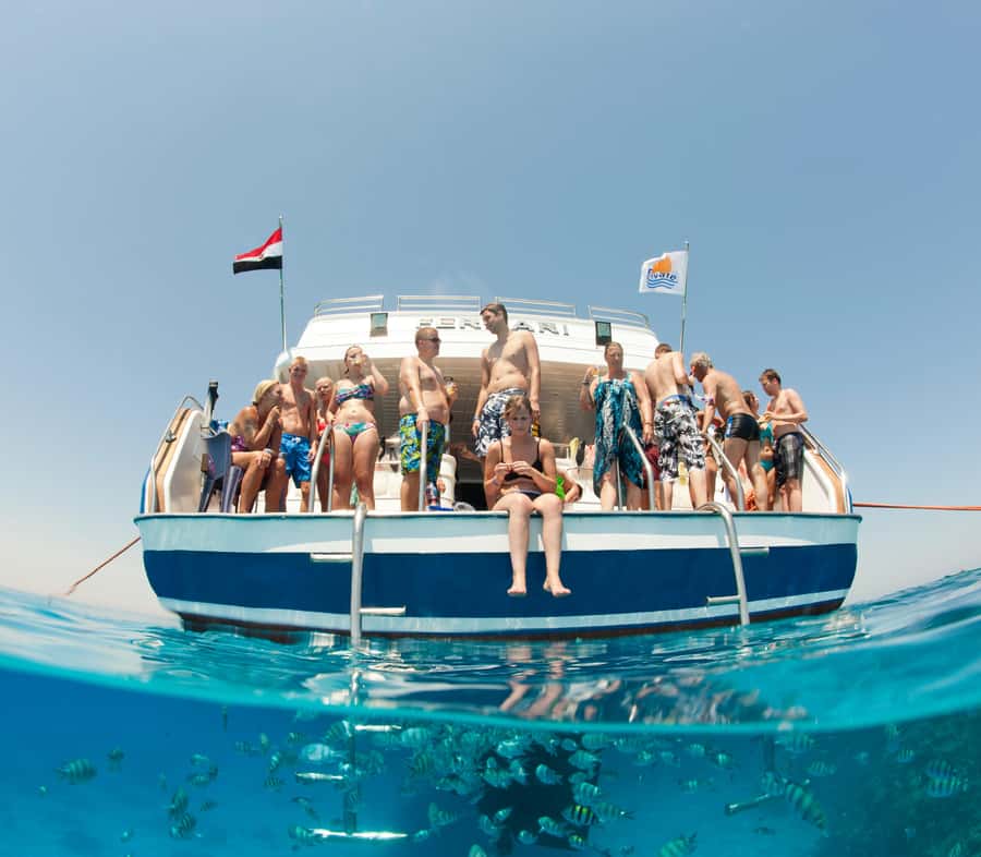 Hurghada: Snorkeling 6 x 1 to Orange Bay w Diving & Massage - Lunch, drinks, and the massage