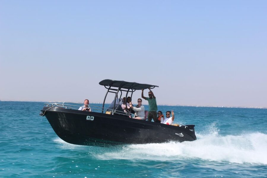 Hurghada: Speedboat Parasailing Adventures & Hotel Pick up - What the speedboat ride feels like