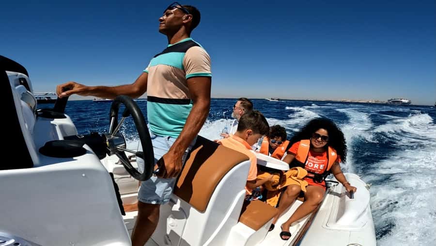 Hurghada: White Island Speedboat Tour, Snorkeling, & Lunch - Two snorkeling stops inside the national park