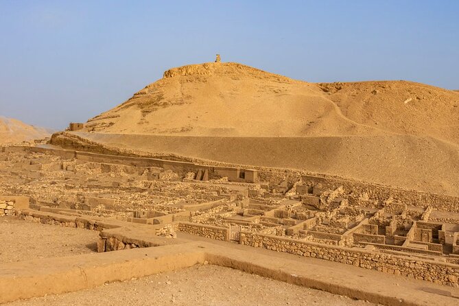 Luxor Day Tour: Explore Valley of Kings, Queens, Hatshepsut& More - A short stop at the Colossi of Memnon