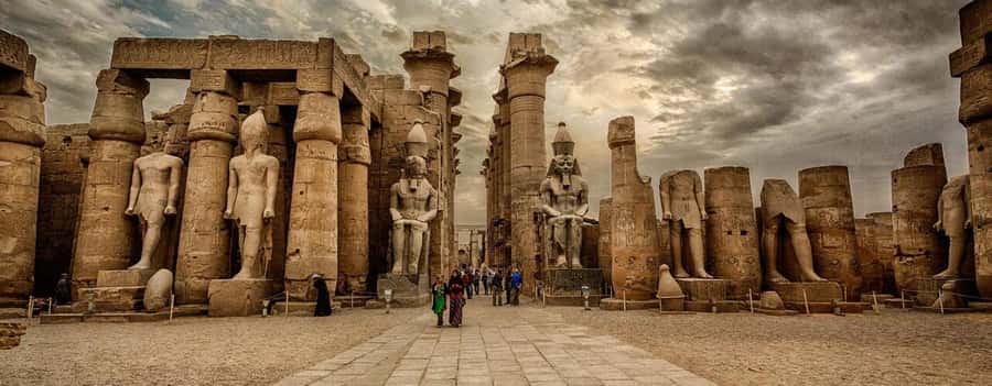 Luxor Day Trip from Hurghada Small Group & Tutankhamun Tomb - Colossi of Memnon: a quick west-bank welcome