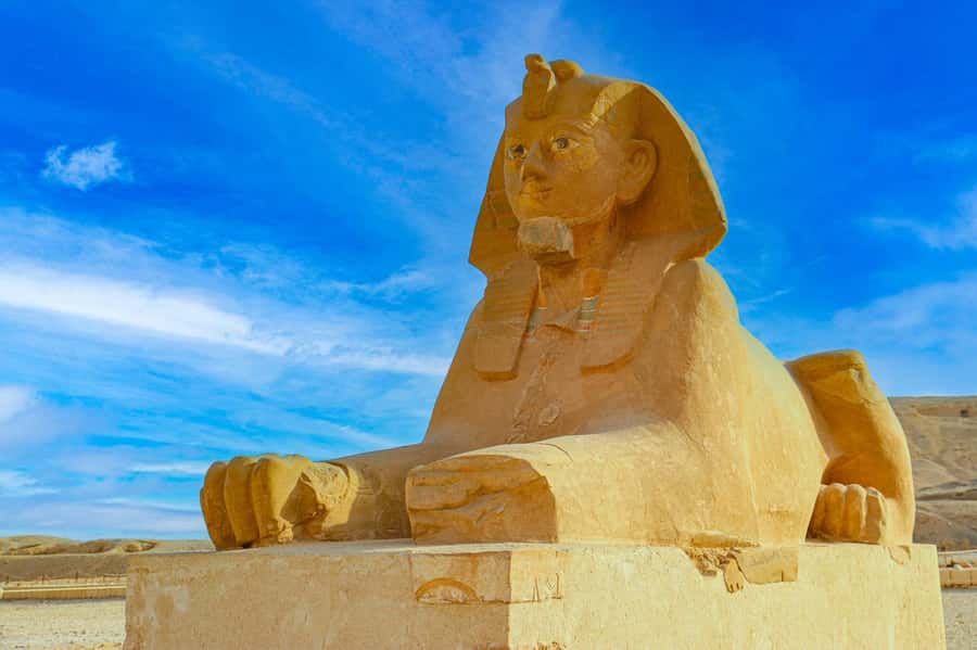 Luxor Day Trip from Hurghada Small Group & Tutankhamun Tomb - Hatshepsut Temple and the story of a female pharaoh