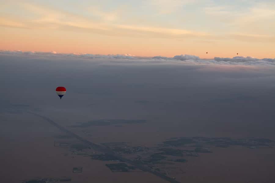 Luxor: Deluxe Sunrise Hot Air Balloon - Safety briefing, basket space, and takeoff