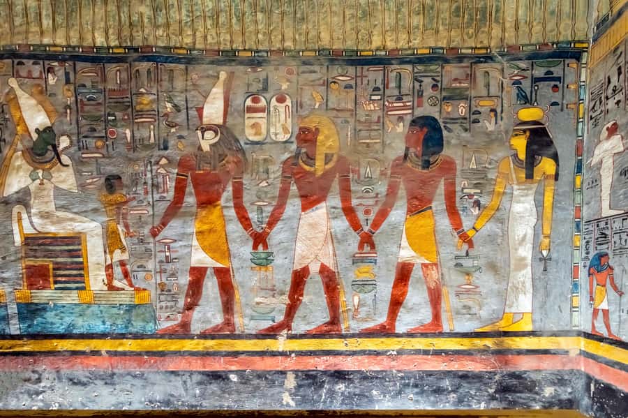 Luxor: East and/or West Banks Guided Tour with Lunch - Karnak Temple: allow your eyes time to adjust