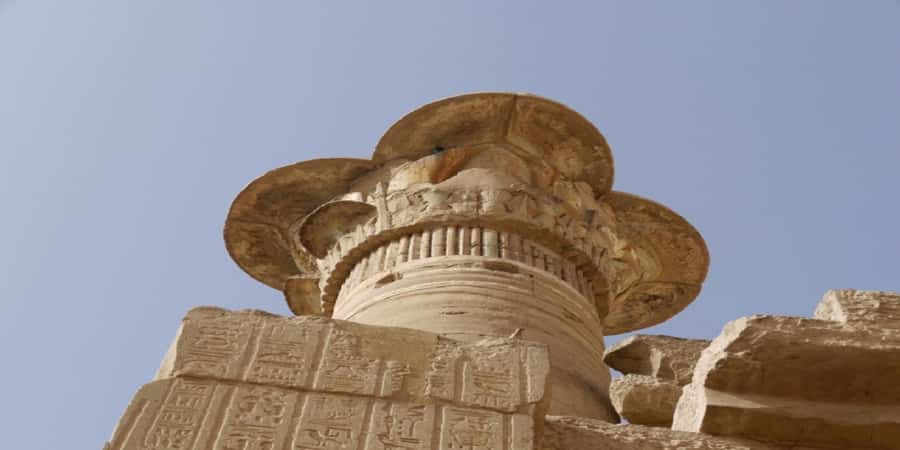 Luxor: Habu, Deir El Medina, Shared tour, Guide, and Lunch - The Colossi of Memnon as a short final stop