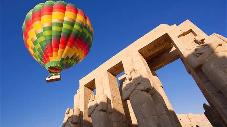 Luxor: Hot Air Balloon Ride over the Valley of the Kings - A quiet 50 minutes above fields and tombs