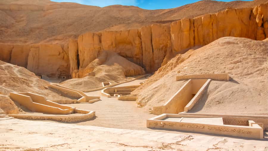 Luxor: Medinet Habu, Deir el-Medina & Valley of Queens Tour - Key points at a glance