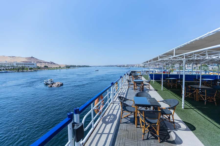 Luxor: One-night Nile Cruise to Aswan with Transfer - Arriving in Aswan in the Evening