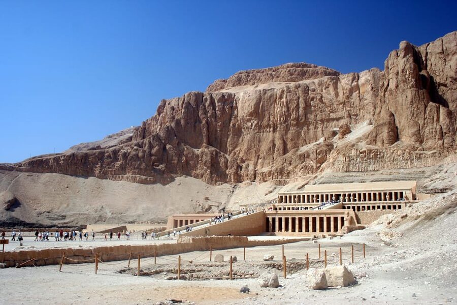 Luxor: Valley of The Kings and Hatshepsut Temple Day Trip - What the guide adds