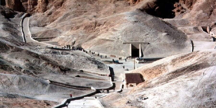 Luxor: Valley of the Kings and Queens Guided Tour with Lunch - Who should book it