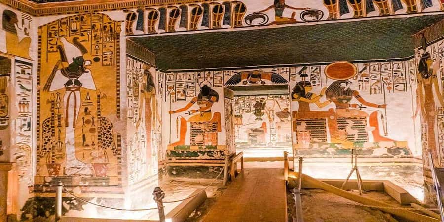 Luxor: West Bank Kings and Queens All-Inclusive Tour & Lunch - Valley of the Queens and Nefertari’s painted chambers