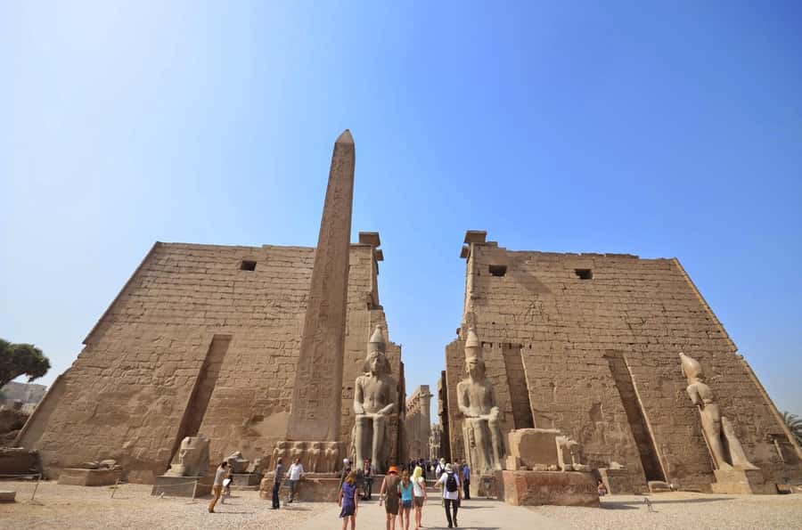 Luxor: West & East Banks & Tut's Tomb Private Full-Day Tour - Key points at a glance