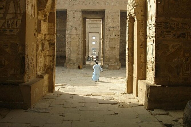 Luxury Cruise from Aswan to Luxor 4 Days with Abu Simble Temple - Guides, vehicles, and group size