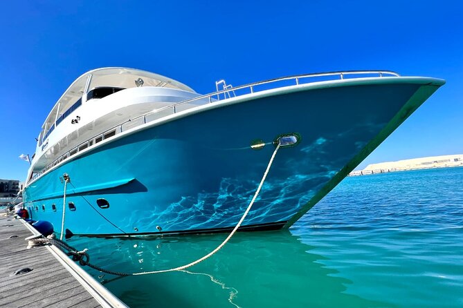 Luxury Cruise inc. Snorkeling/Massage/Island/water sport & Lunch - Crew service and the mood on board