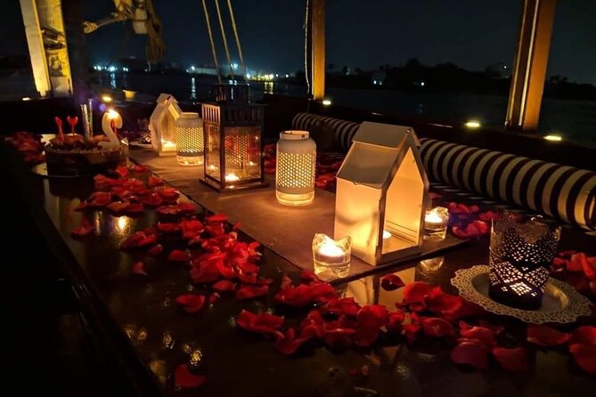 Luxury Felucca on the Nile with Lunch - Pickup from Cairo or Giza
