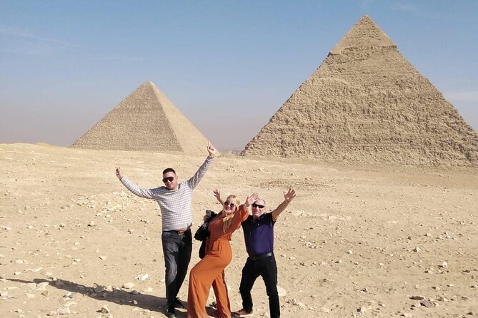 Luxury Private Tour Giza pyramids ,Sphinx ,Camel Rid and Lunch - A 15-minute camel ride with a clear limit