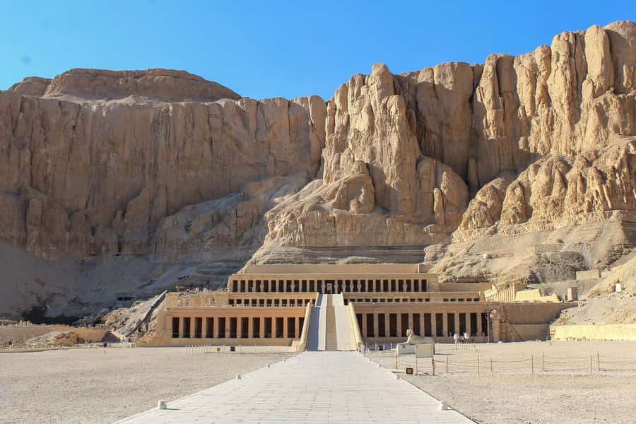 Makadi Bay: Luxor Highlights & King Tut Tomb Full-Day Tour - What to bring and how to manage the day