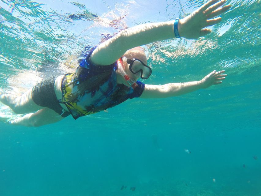 Makadi Bay: Snorkelling and Diving Island Trip - Lunch with a view of the Red Sea