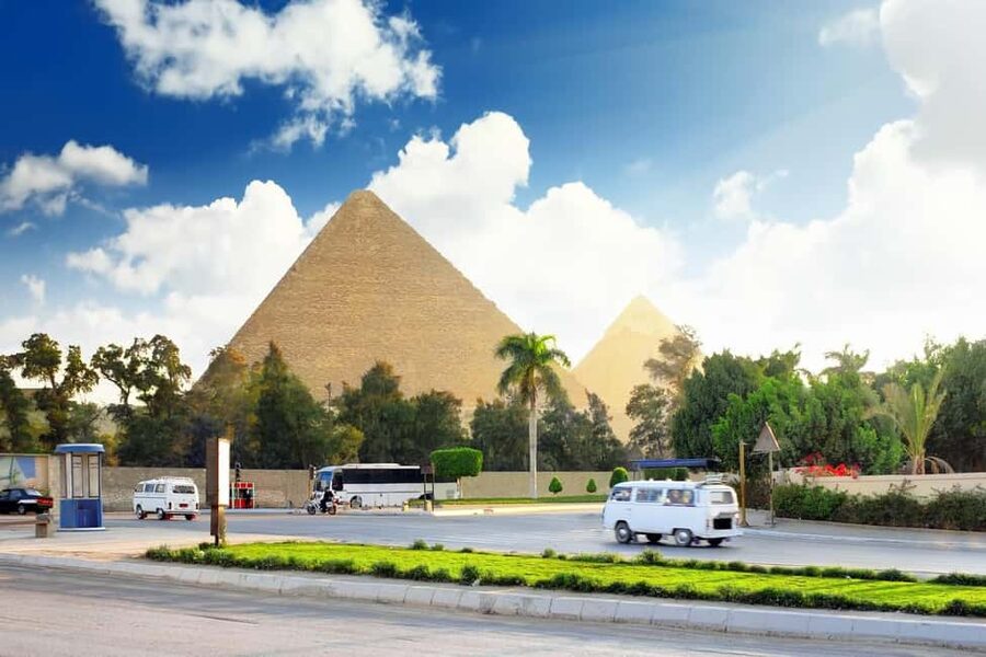 Marsa Alam: Ancient Cairo & Giza Pyramids Day Trip by Plane - Lunch, shopping, and the parts that need patience