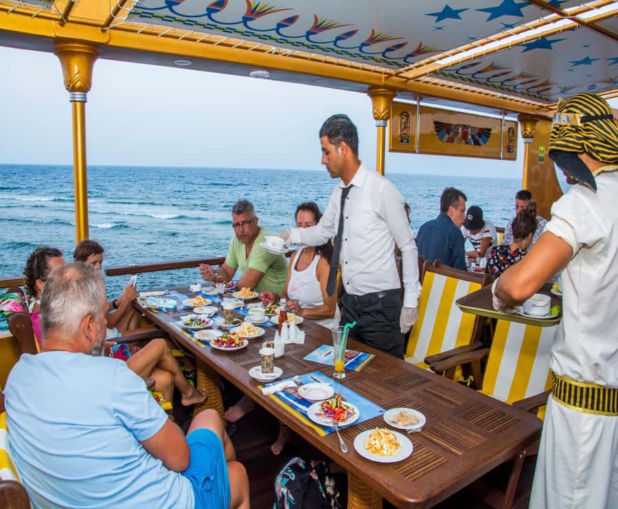 Marsa Alam: Nefertari Sunset/Morning Cruise & Snorkeling - Seafood lunch or sunset dinner