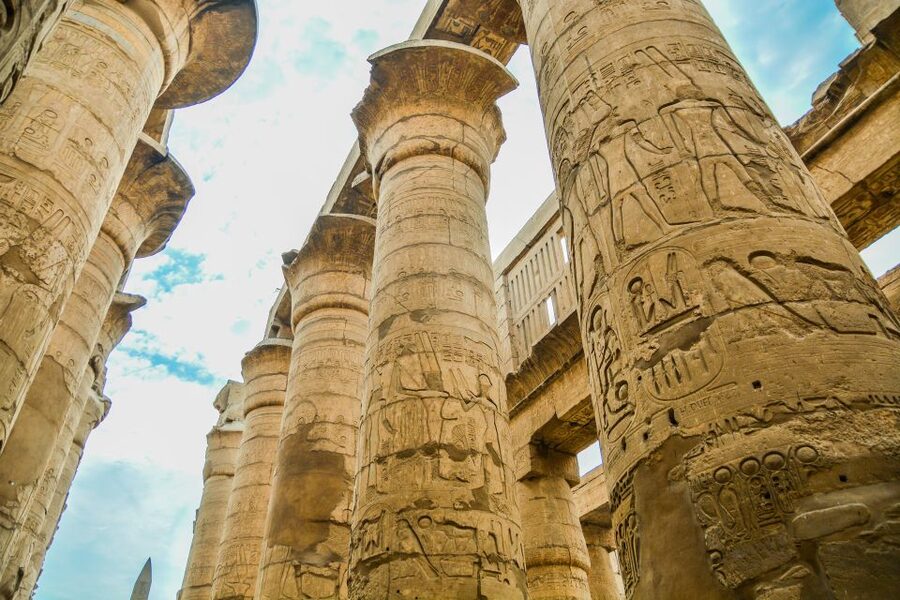 Marsa Alam: Valley of the Kings & Karnak Temples Luxor Tour - Hatshepsut beneath the Deir el-Bahari cliffs