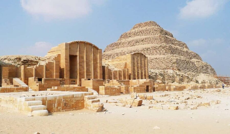 Memphis, Saqqara and Dahshur Day Tour From Cairo - Saqqara and the first great pyramid experiment