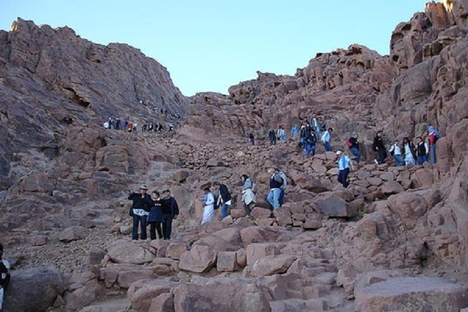 Mount Sinai Climb and St Catherine Tour from Sharm El Sheikh - Why the night setting works so well