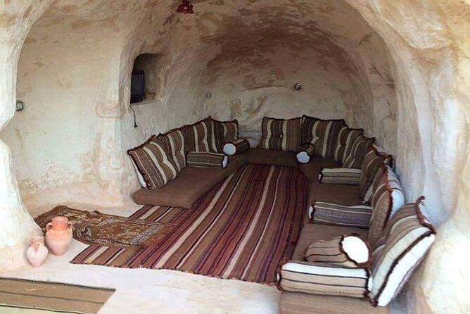 Private 2 Days Jeep Safari to White Desert and Bahariya Oasis - What the $215 price really covers