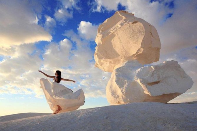 Private 2 Days Jeep Safari to White Desert and Bahariya Oasis - Black Desert, El Hez Village, and lunch