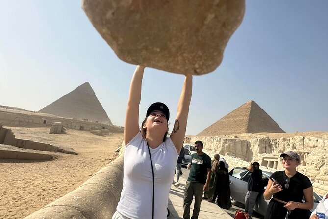 Private Cairo Highlights Tour (Pyramids, Grand Museum and Bazaar) - The Pyramids of Giza: three royal monuments in one stop