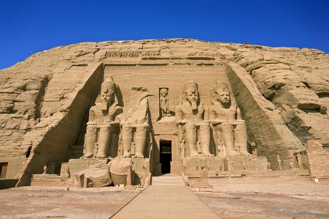 Private Customizable Day Tour To Abu Simbel From Aswan By Private Car - The private car makes the three-hour journey easier